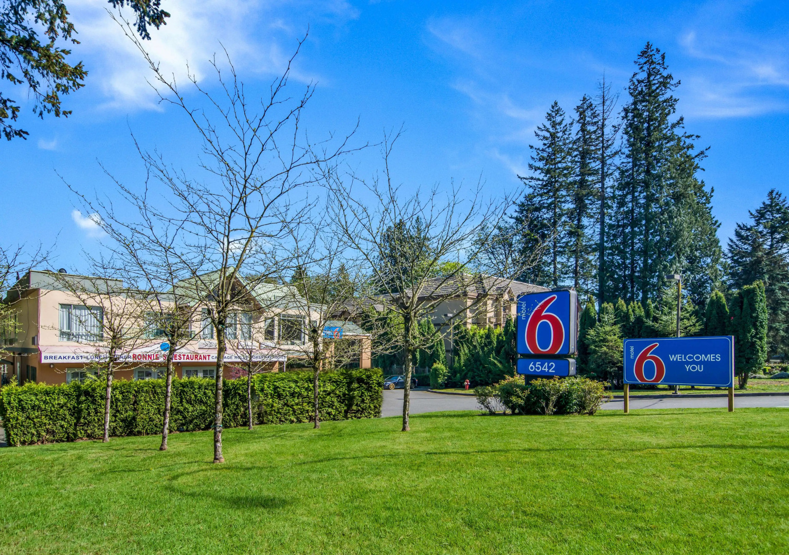 Motel 6 Surrey, BC