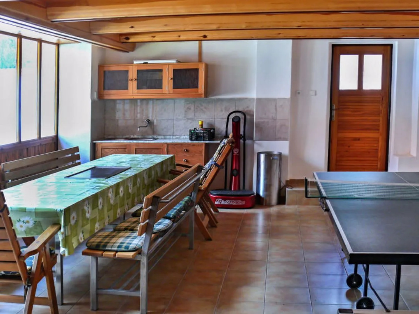 HOUSE POLžOV MOKRY LOM