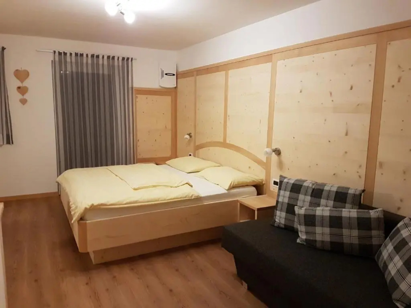 Villa Hubertus Apartments