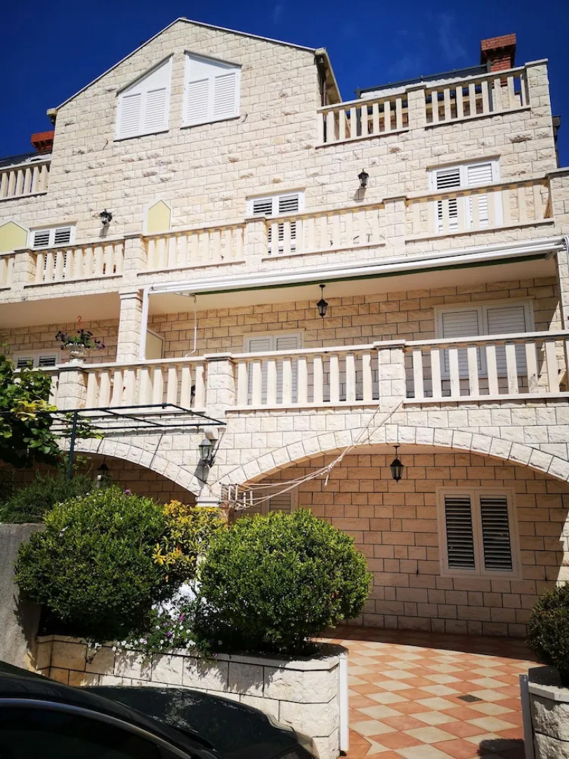 City Apartments Lani 3