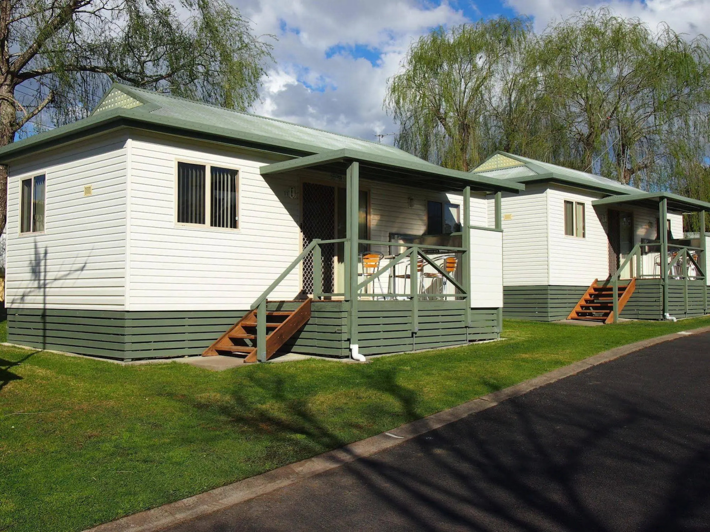 Pleasurelea Tourist Resort and Caravan Park