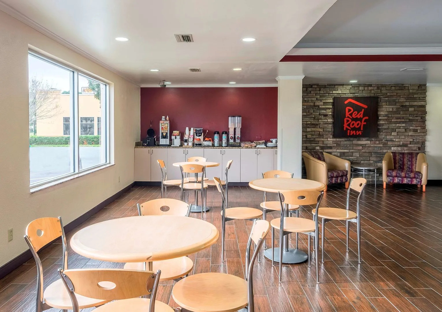 Red Roof Inn & Suites Brunswick I-95