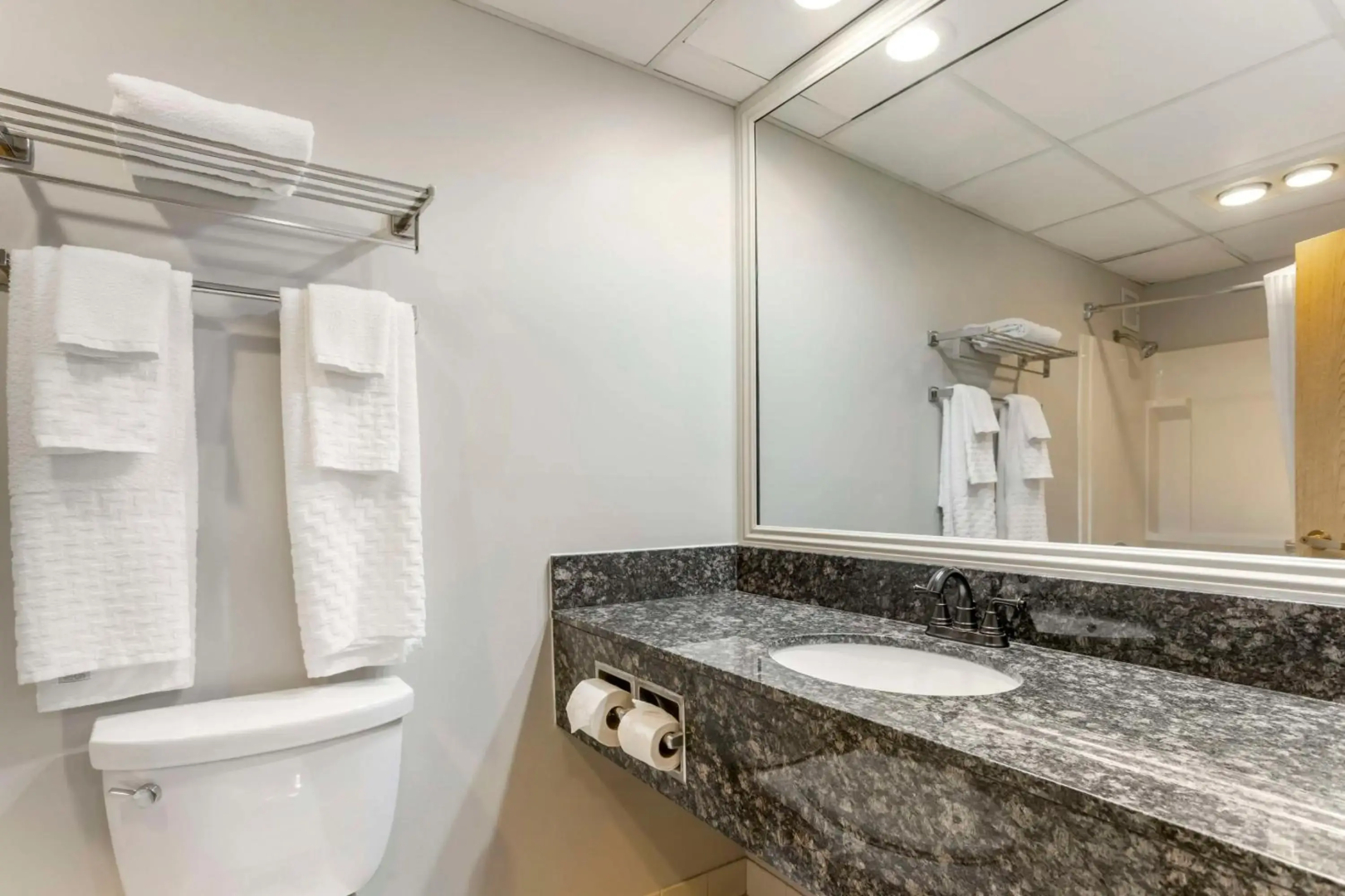 Suburban Studios Hotel Kingsland Near I-95