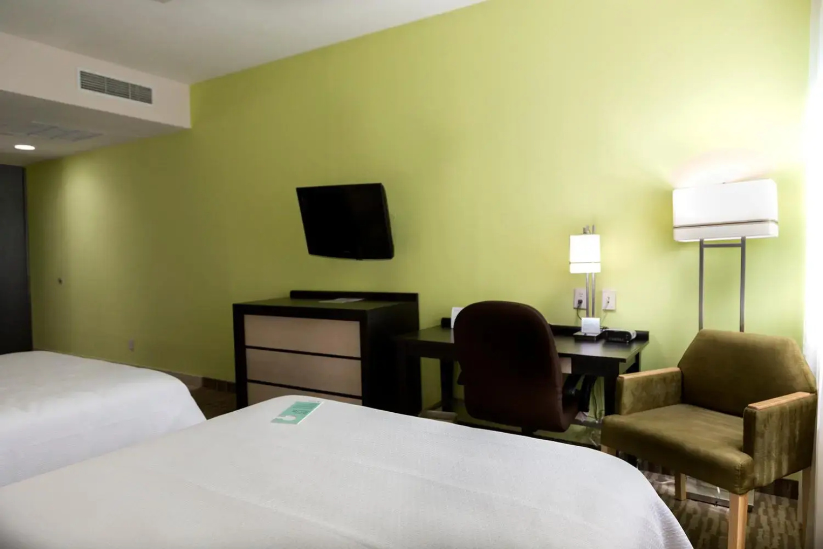 Excellence Express & Suites