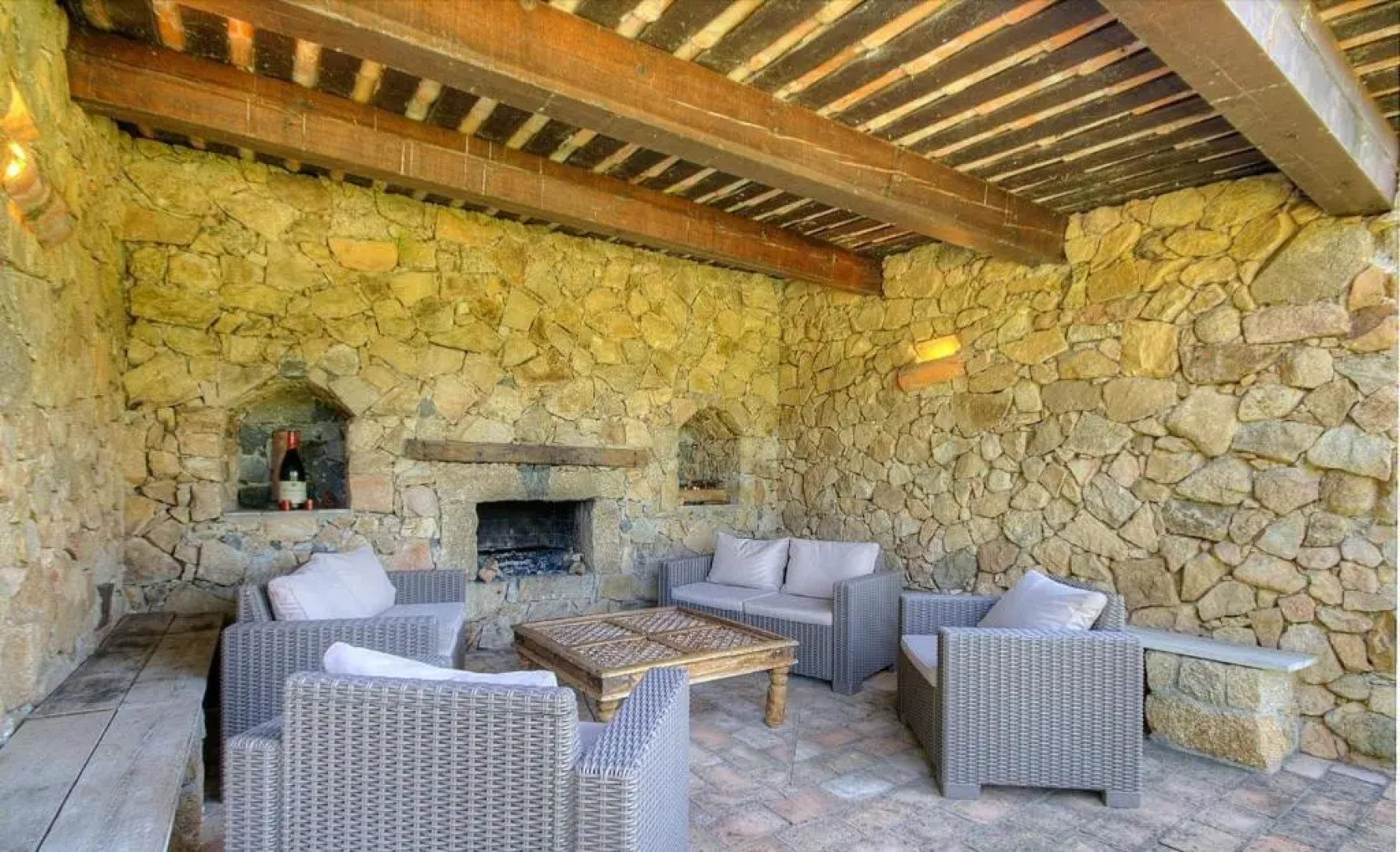 Résidence A CASA VECCHIA gites de charme avec JACUZZI proche Ajaccio