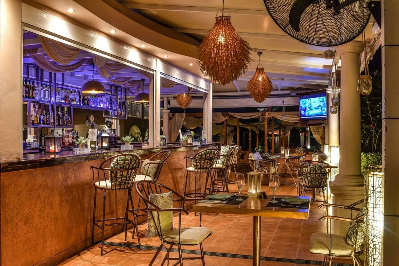 Aeolos Boutique Resort and Suites