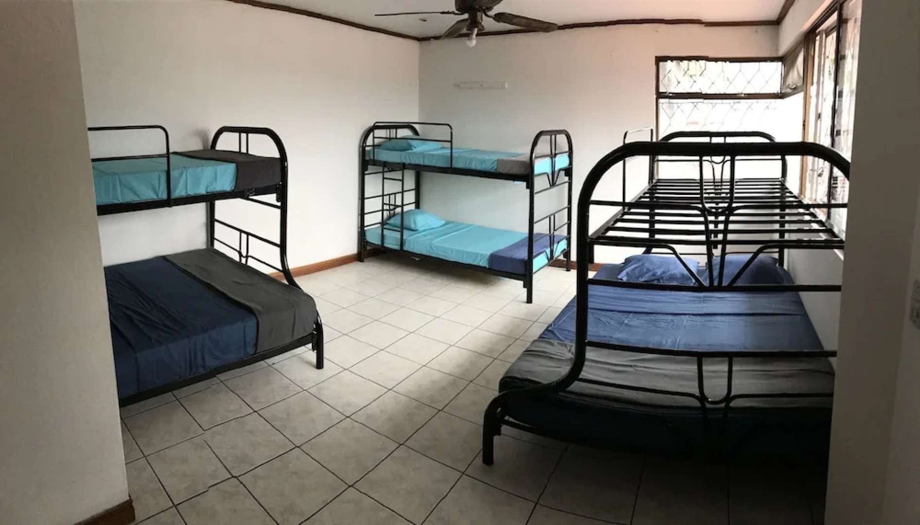 Green Country Hotel - Hostel