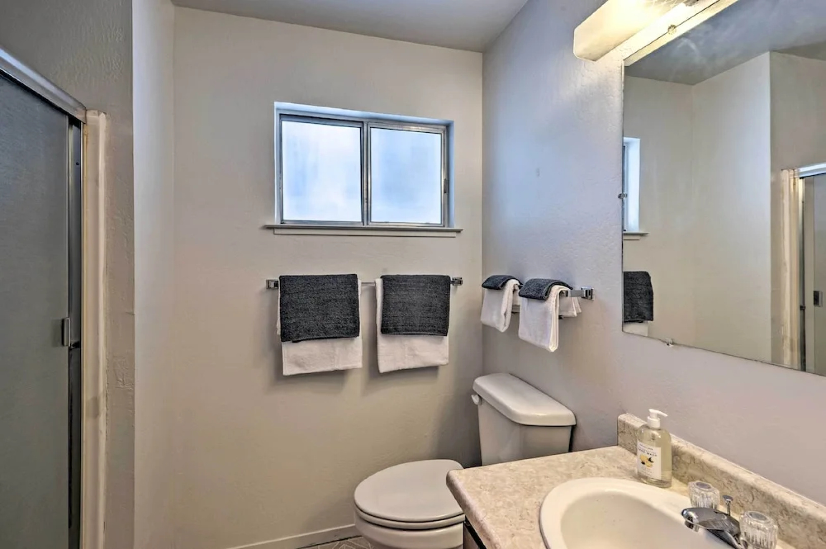 Peaceful & Upscale Ski Cabin: 11 Mi to Heavenly!