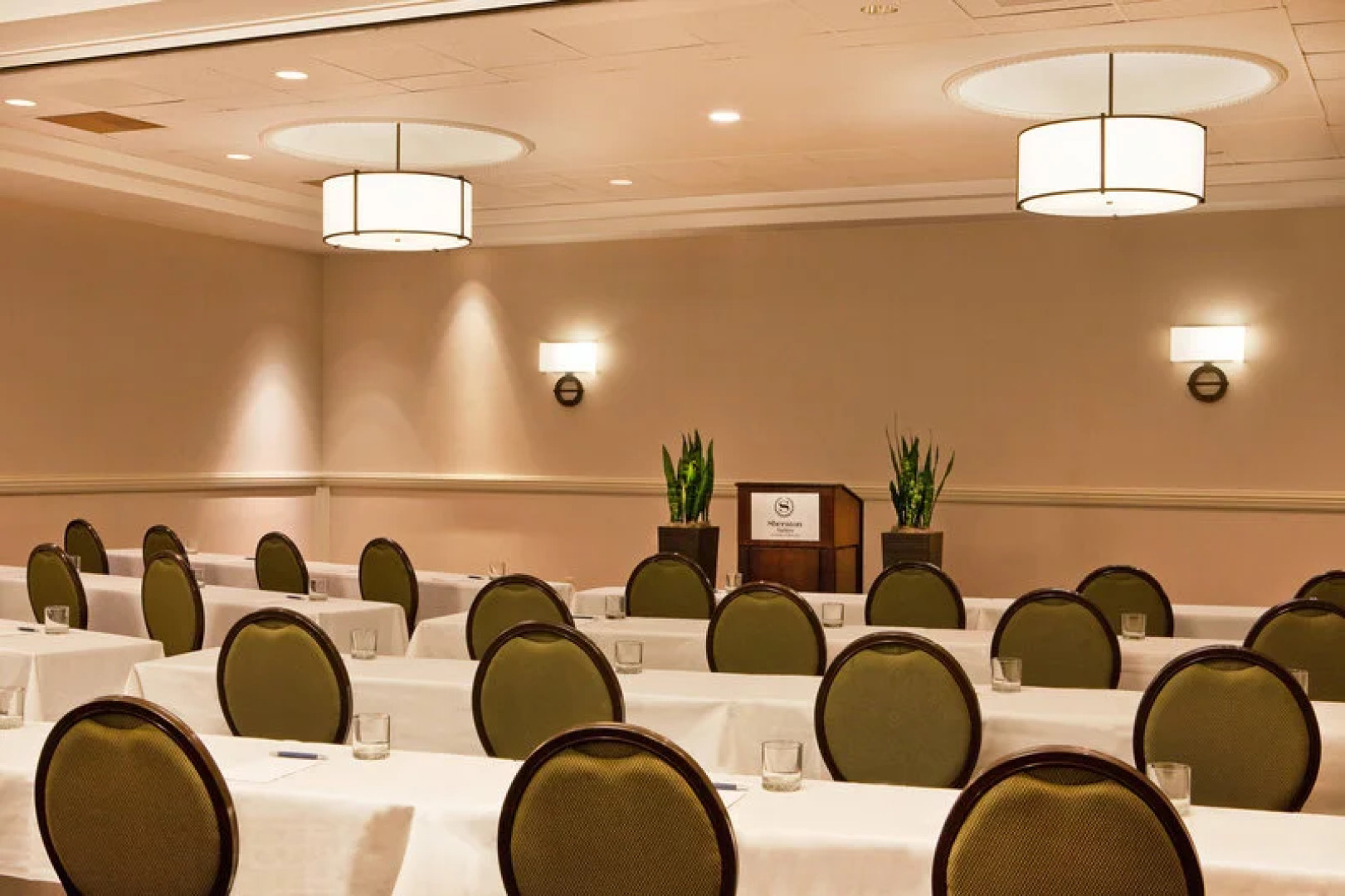 Hilton Kansas City Country Club Plaza