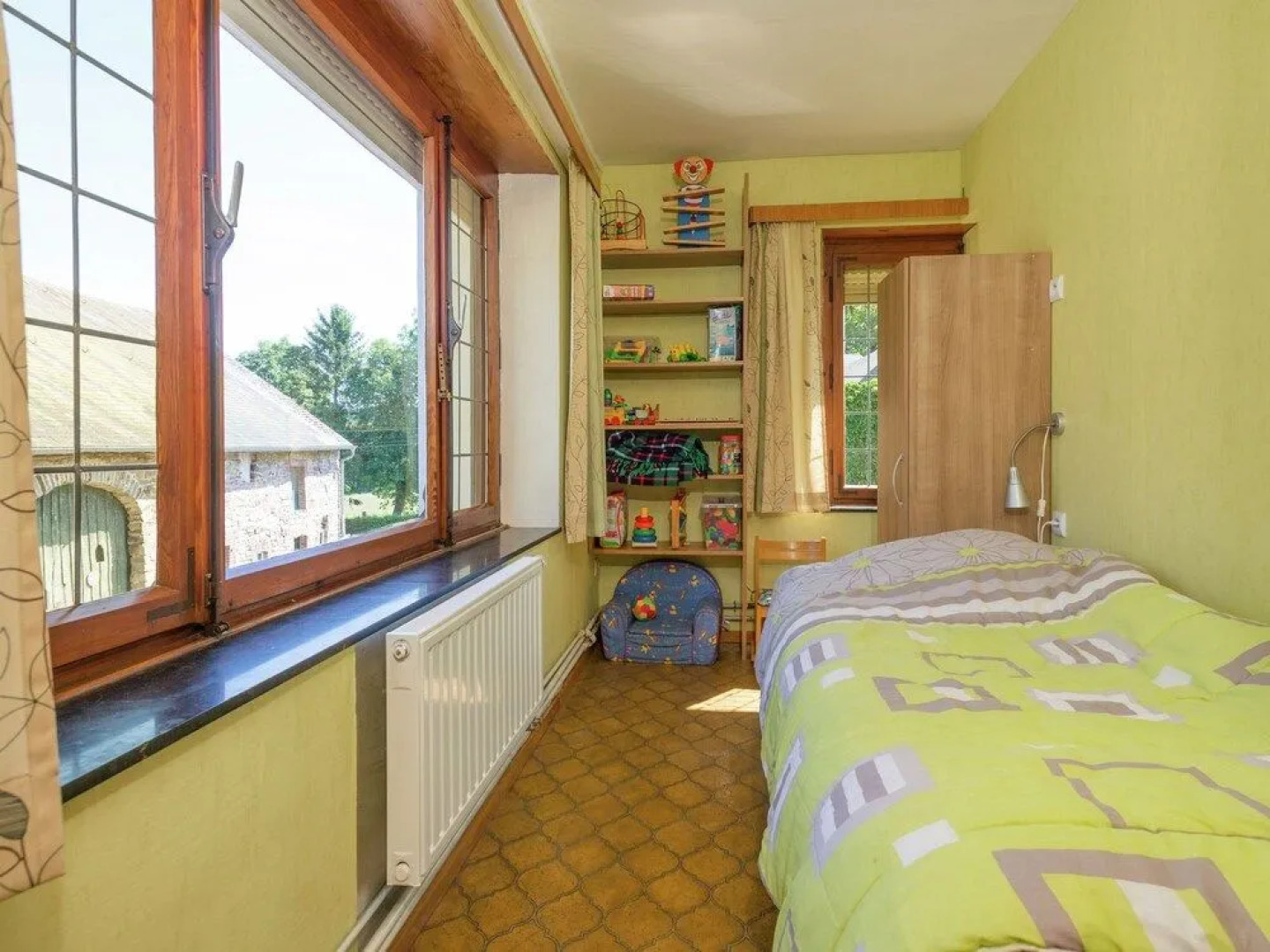 Spacious Holiday Home With Large Garden