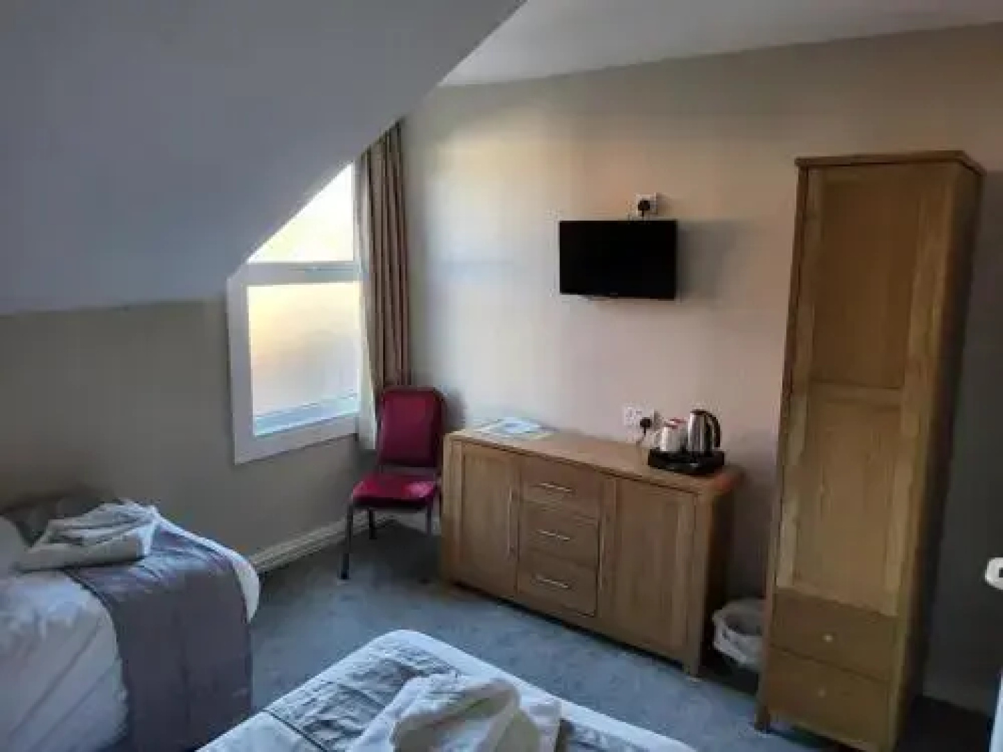 Avenue Hotel