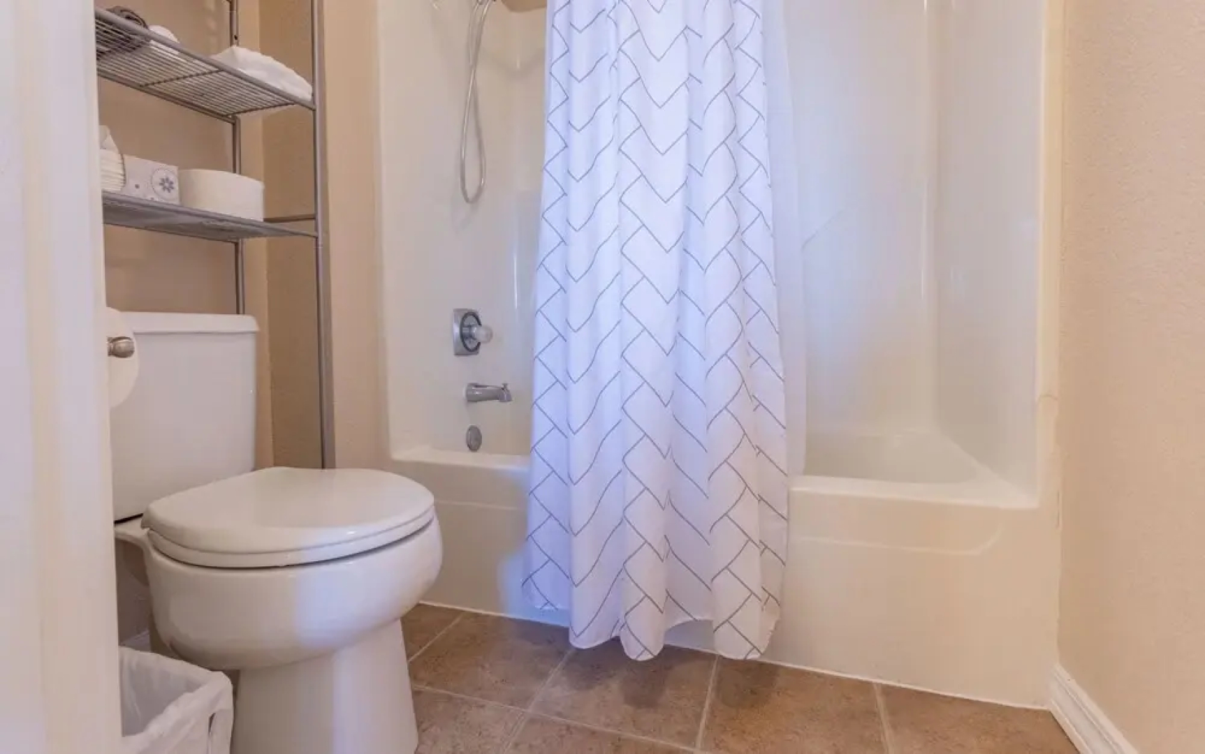 Afternoon Delight 2 Bedroom Condo by Redawning
