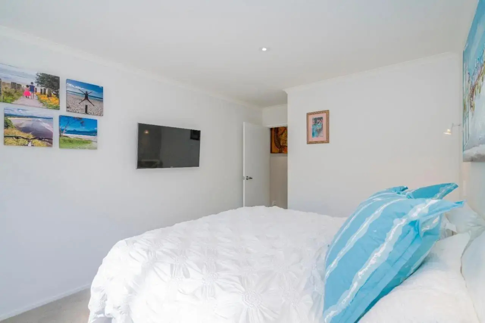 Rose's Beach Pad - Matarangi Holiday Home