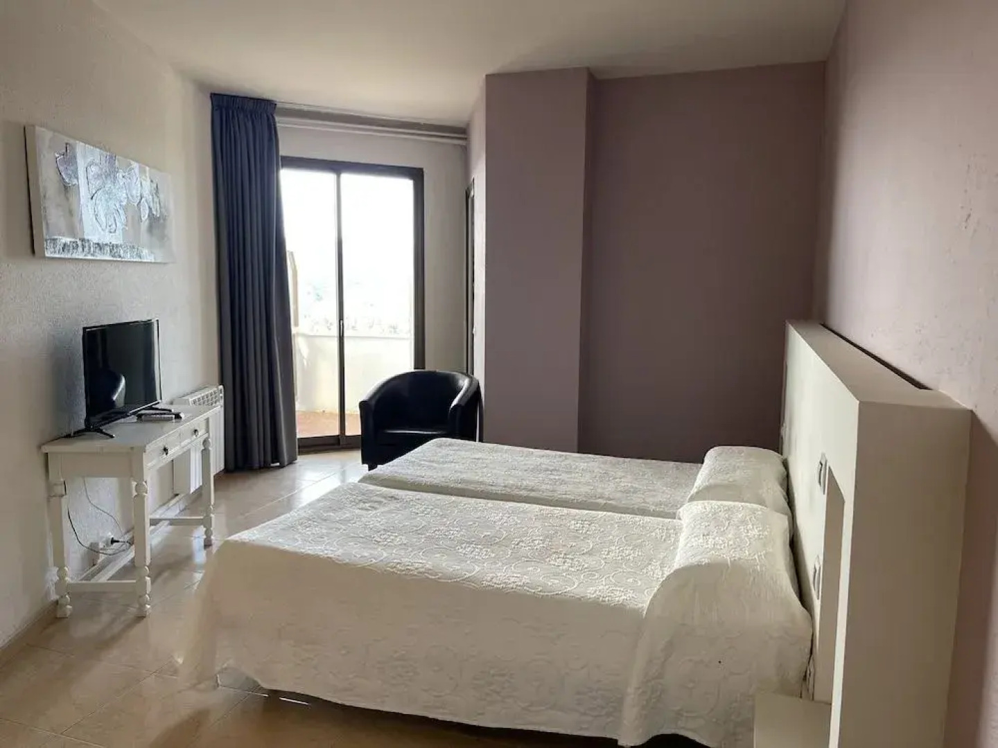 Spacious Farmhouse In El Bruc With Swimming Pool