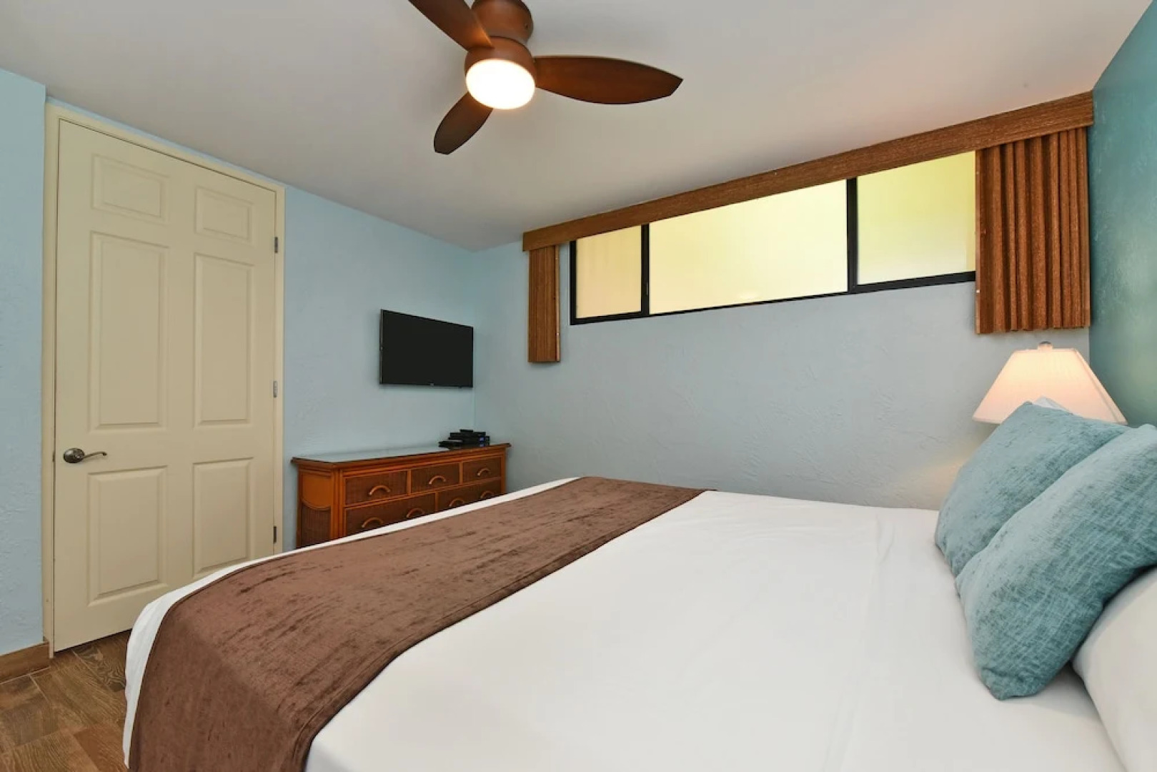 Papakea #g103 2 Bedroom Condo by RedAwning