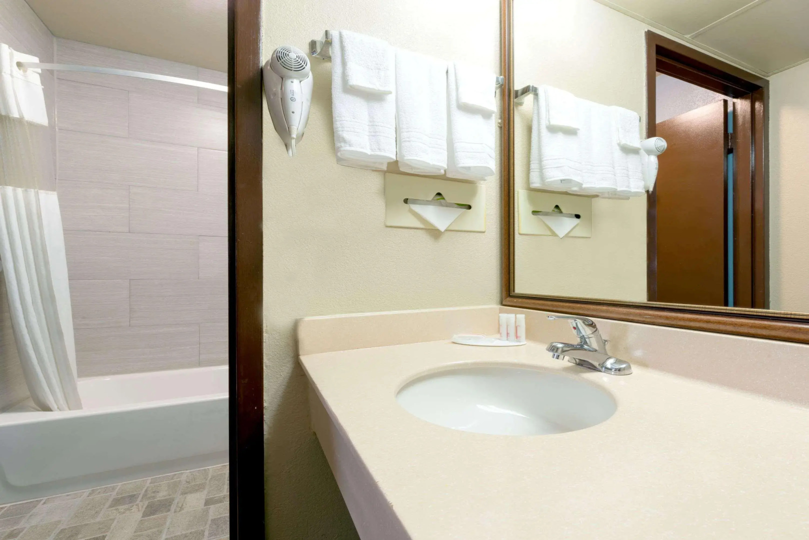 Ramada Louisville Downtown North