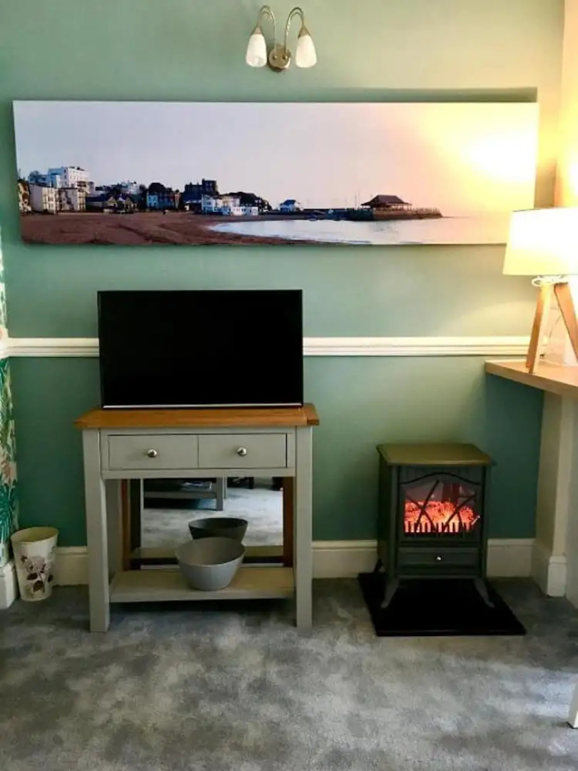 Cosy Coach House Garden Apt by the Sea Res Parking