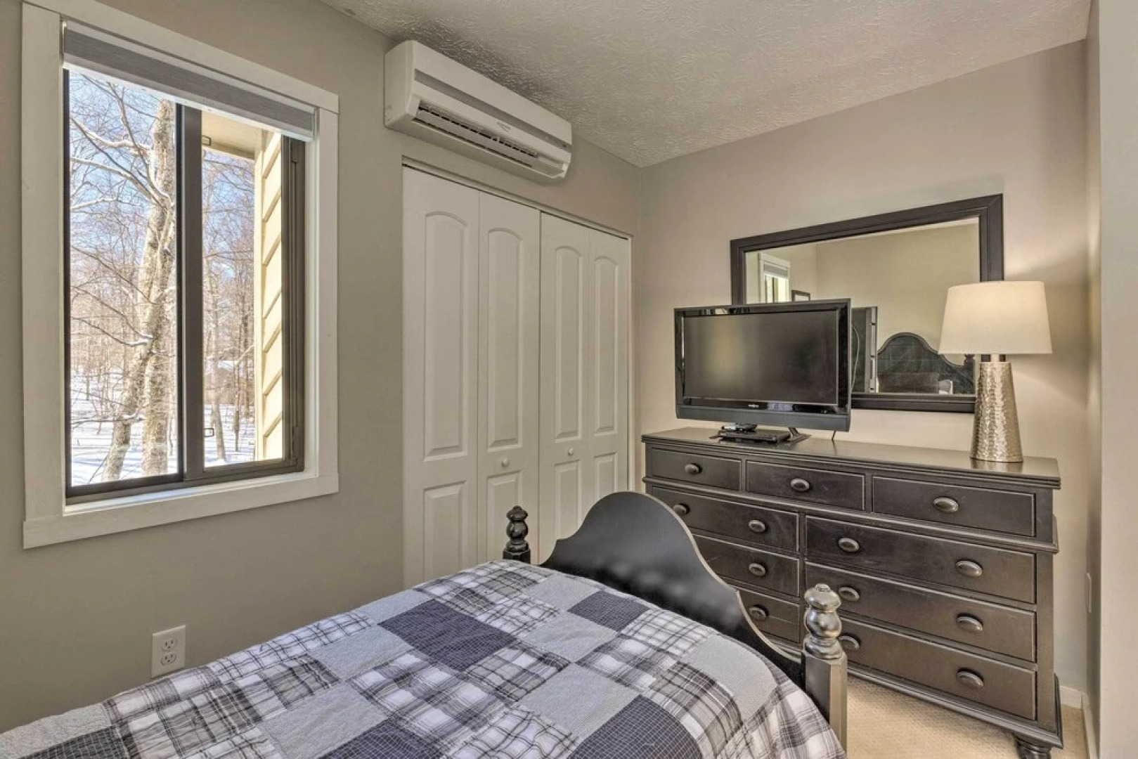 Bright Wintergreen Resort Home; Deck & Grill!