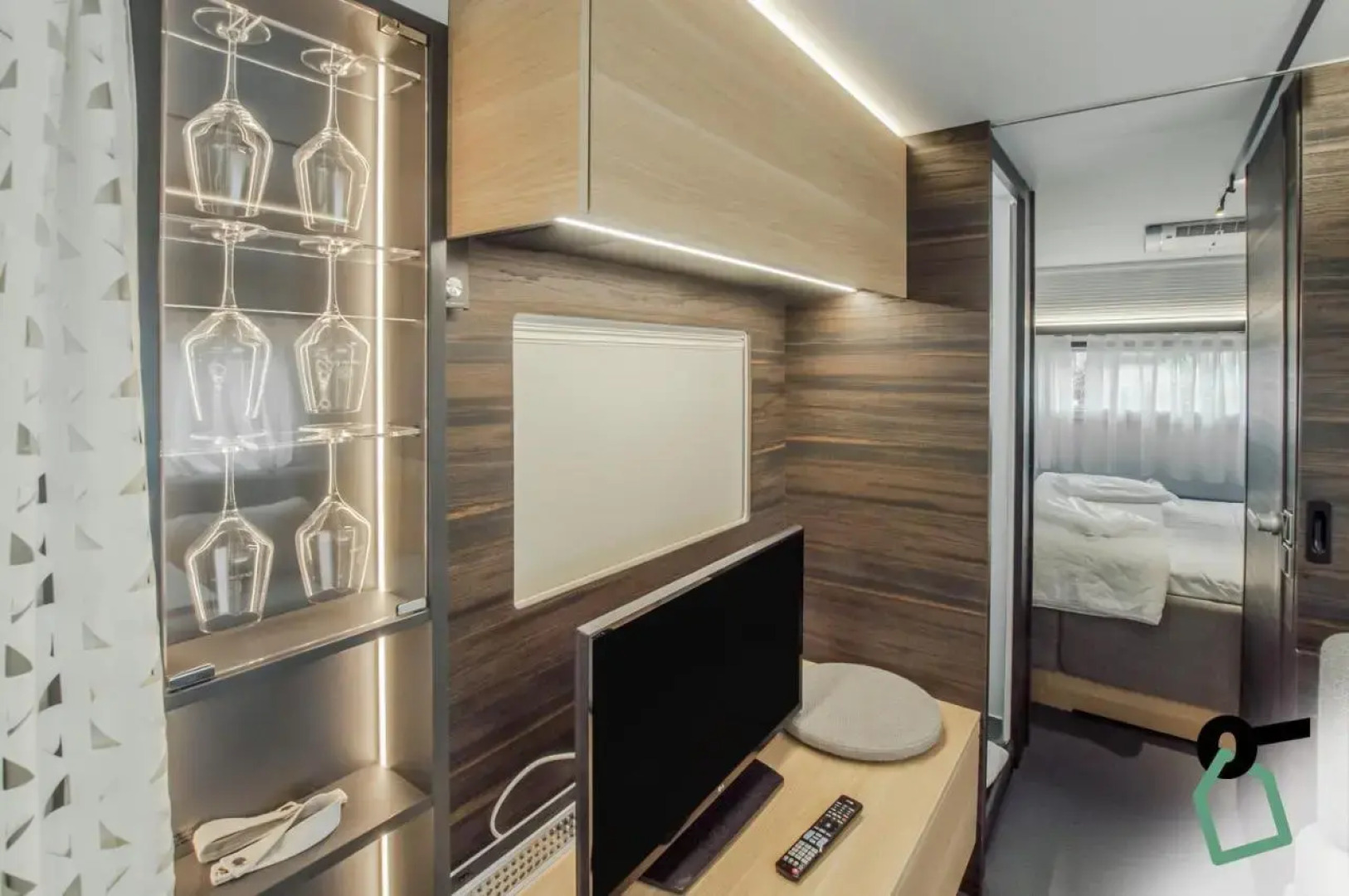 Deluxe - Two Bedroom No.2