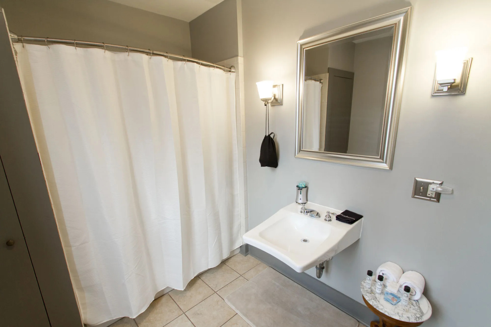 Captain Wohlt Inn Bed & Breakfast