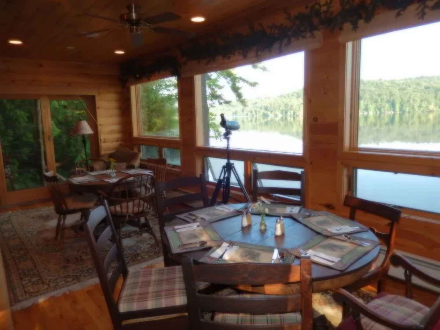 Kiwassa Lake Bed & Breakfast