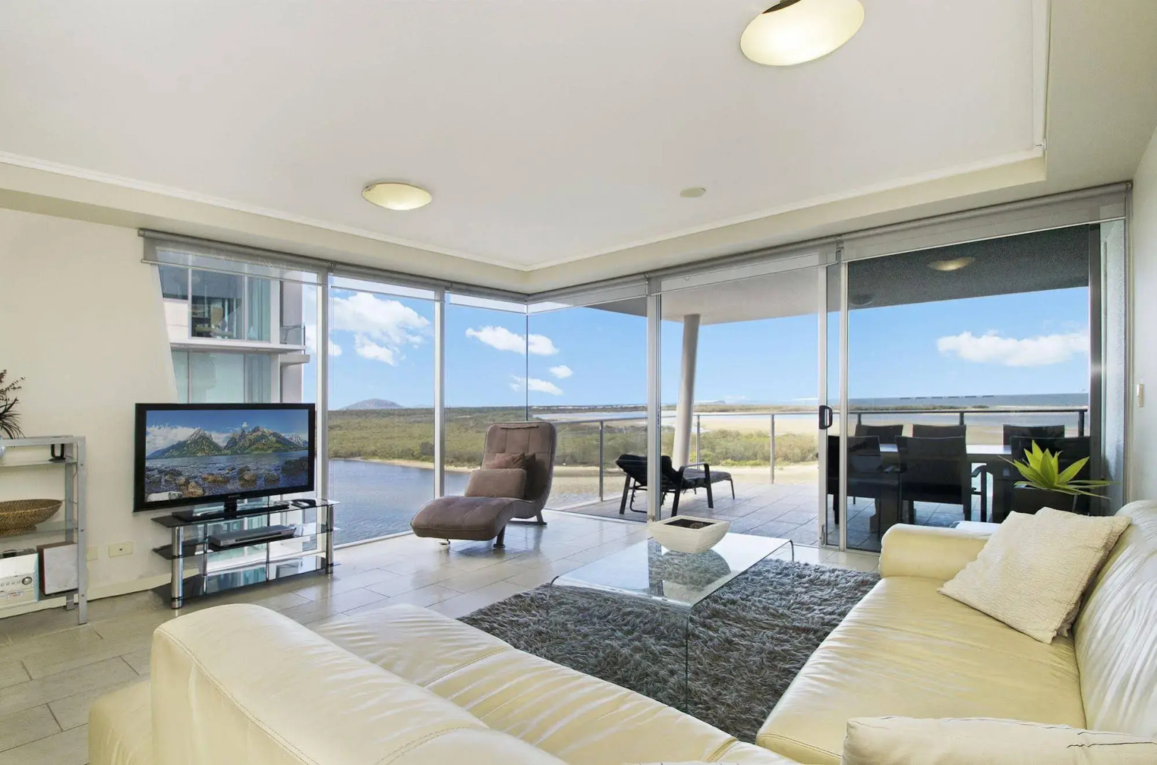 Waves Maroochy River