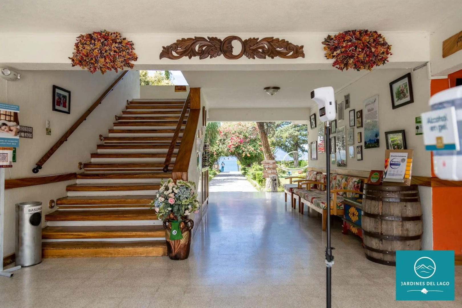 Hotel y Centro de Convenciones Jardines del Lago