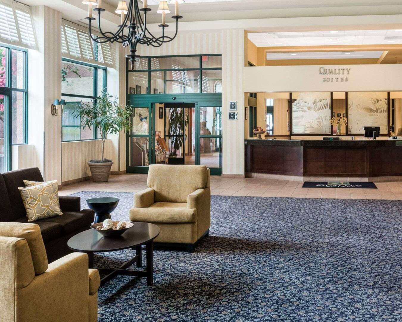 Quality Suites Lake Wright - Norfolk Airport