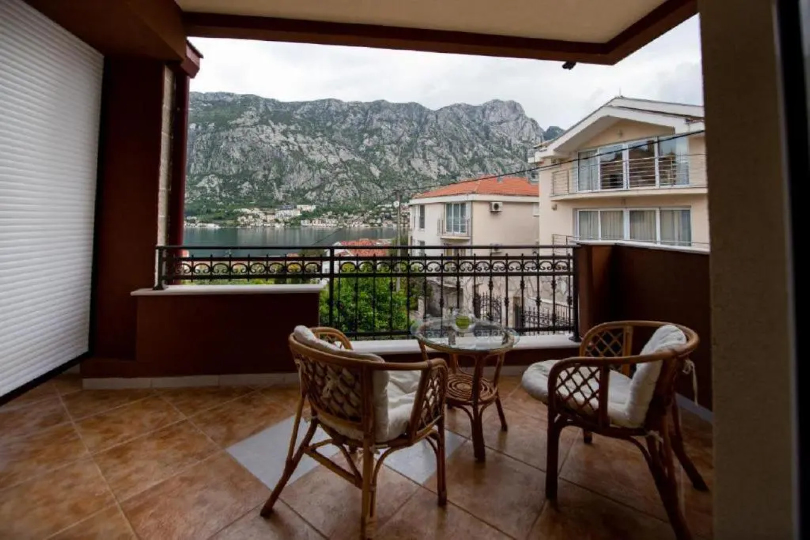 Studio Flat with Shared Pool in Prčanj Montenegro