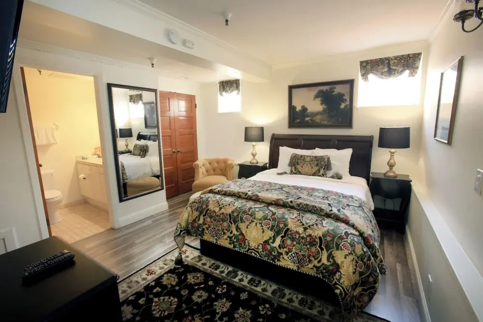 The Charles Pacific Grove - Artfully Designed Inclusive Inn