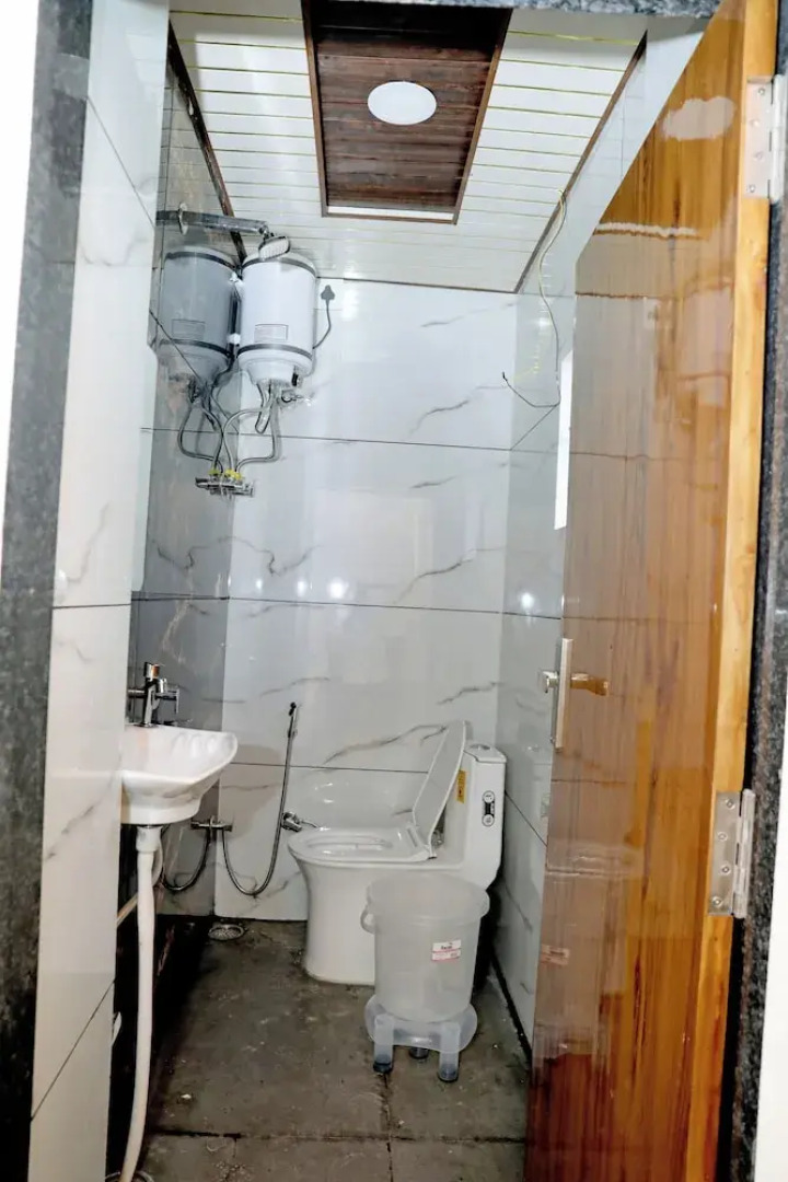 Radhe Krishna Hotel and Restaurant