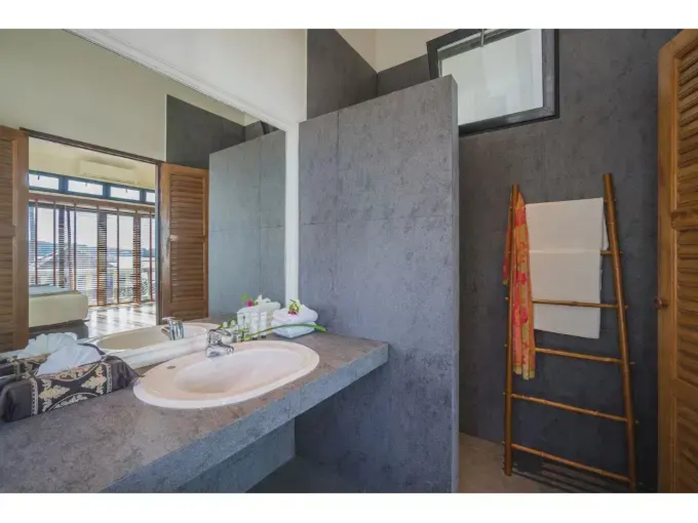 Beach Front Luxury Villa Hai Leng