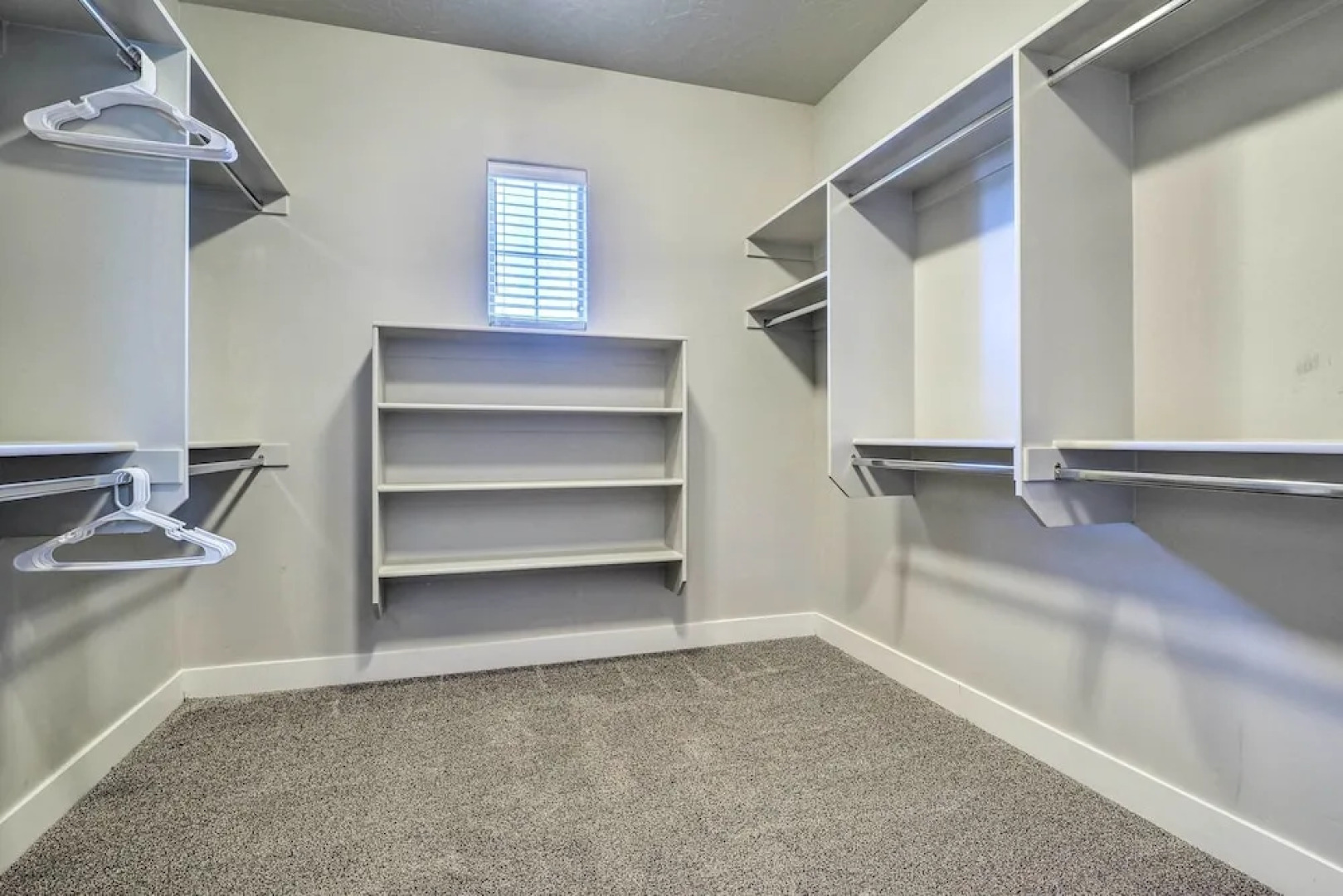 Adventure Bound Home w/ Pickleball, Hot Tub & More