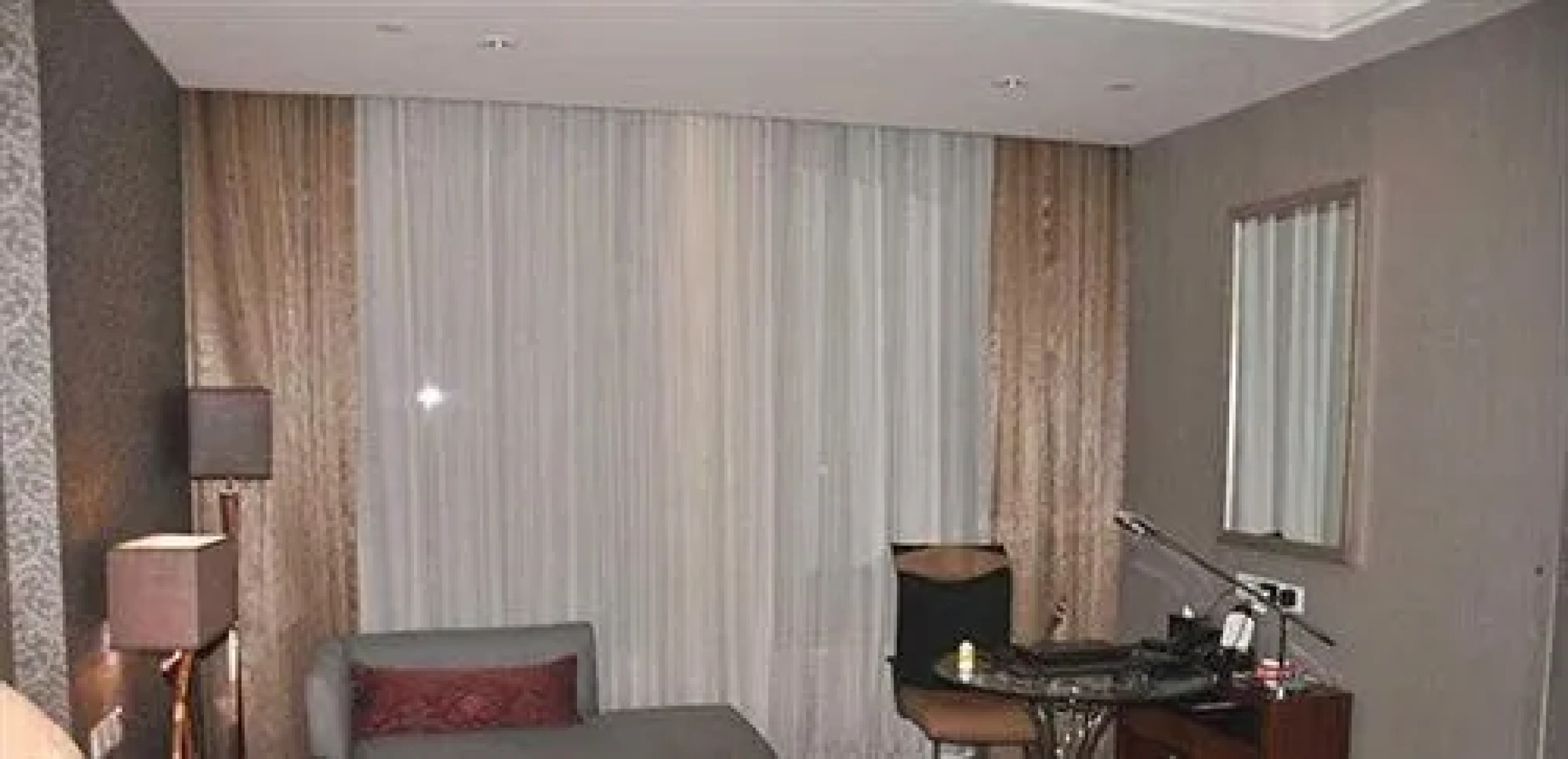 Langzhong Yuntianxi Century Hotel