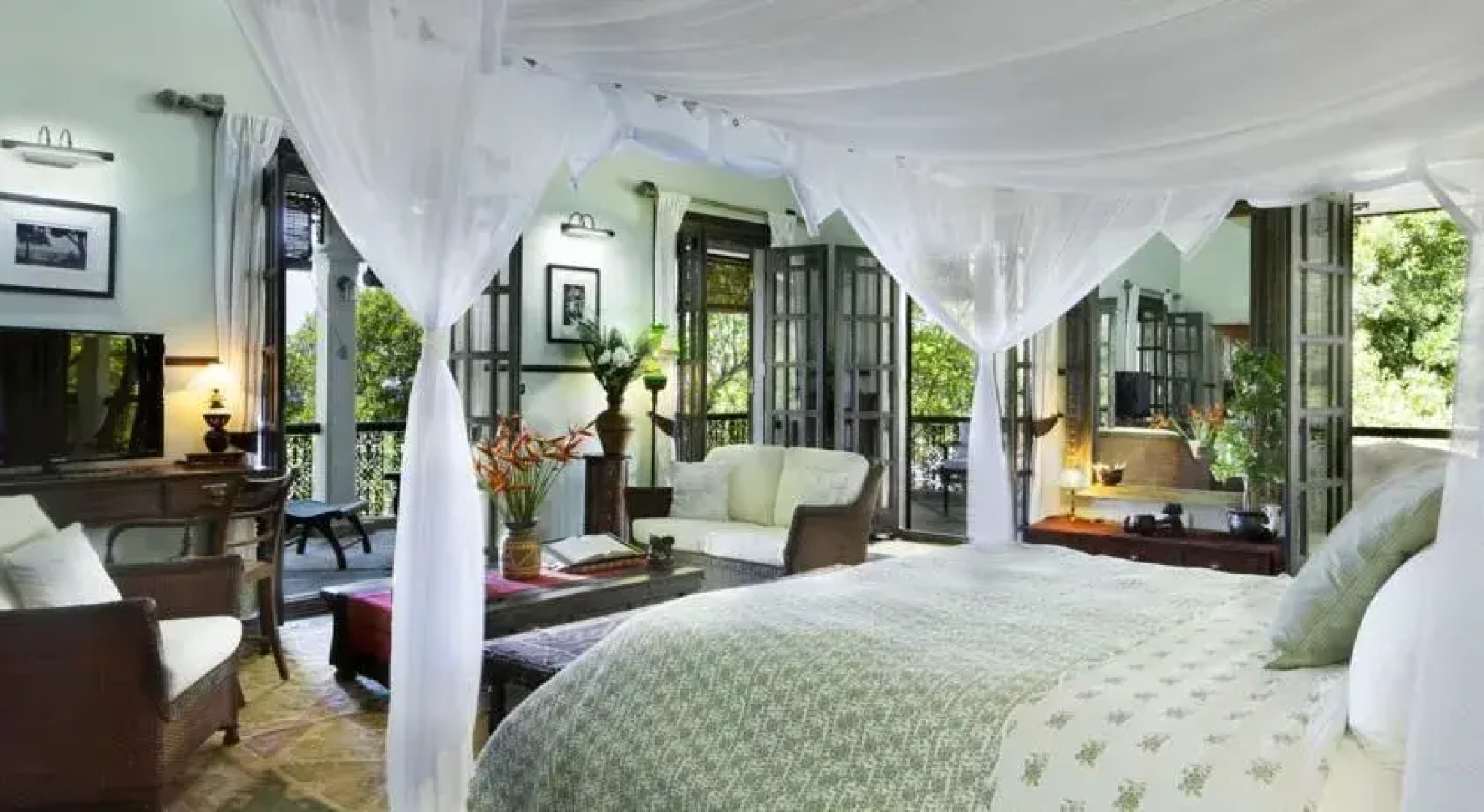 Residence on the Rocks