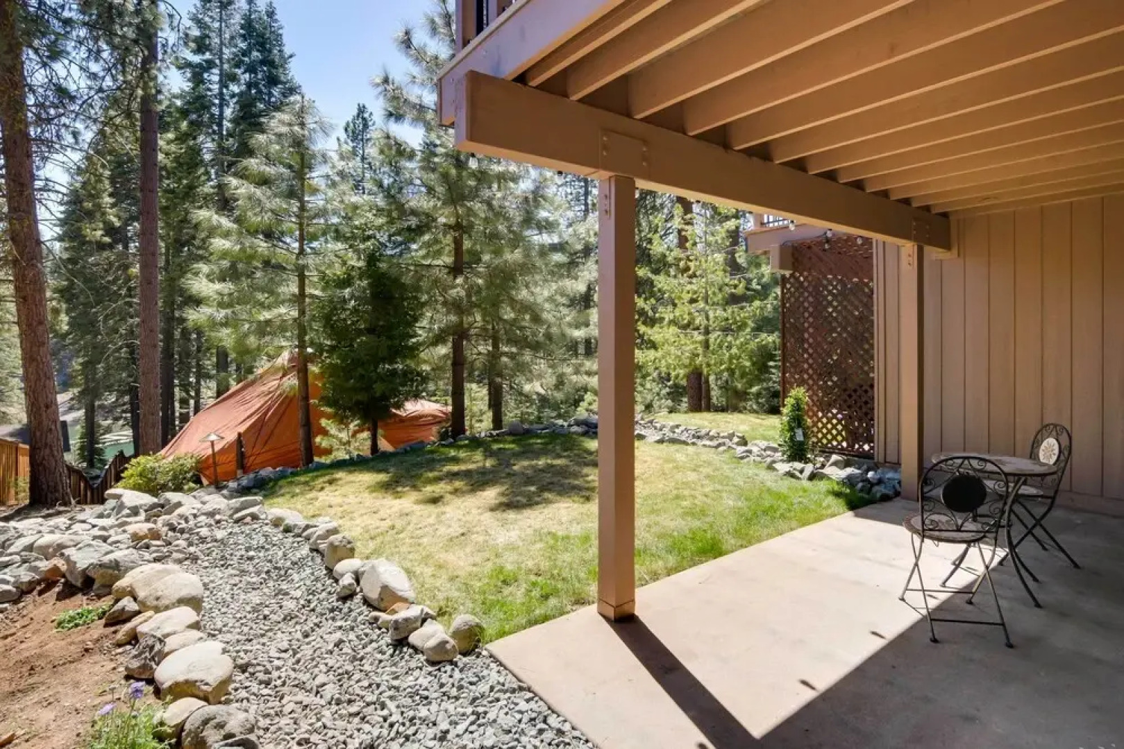 Updated Lake Almanor Retreat w/ Patio & Grill!