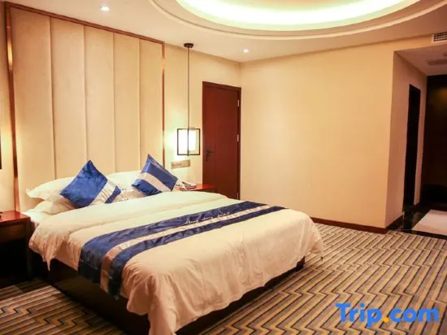 Hongsheng Hotel - Shehong