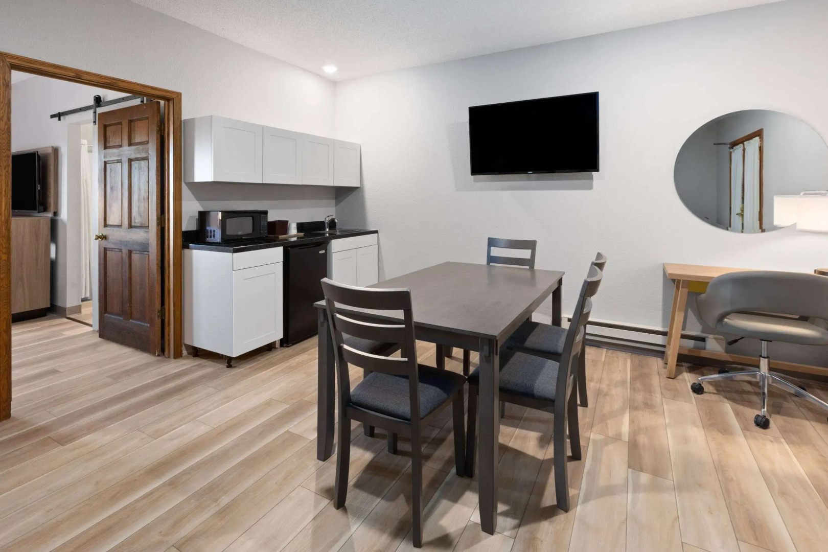 Days Inn by Wyndham Hutchinson