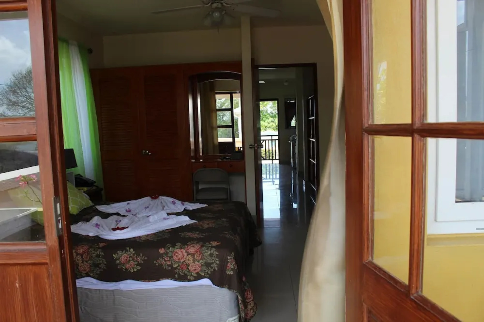 CHOJ Rentals - Sun Island Apartments