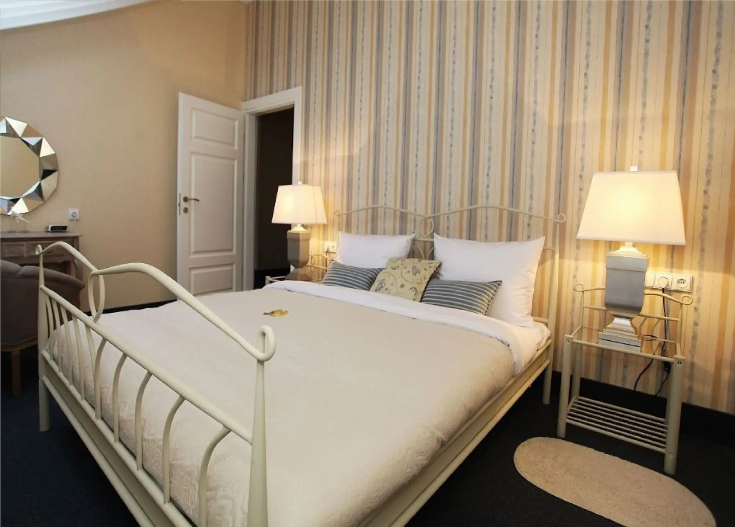 Арт-отель Moon Garden