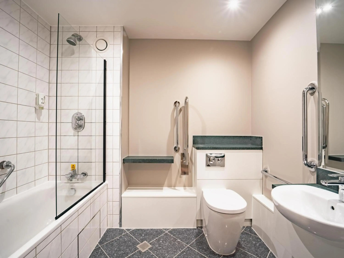 Отель B&B Hotel London Heathrow