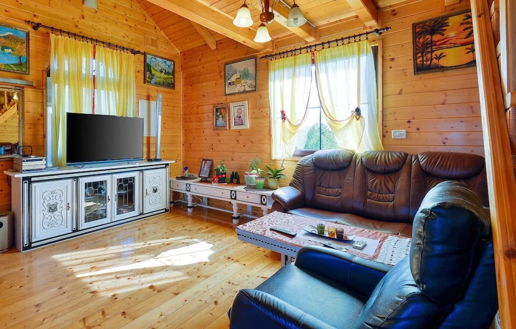 Awesome Home in Donja Zelina With 3 Bedrooms, Wifi and Outdoor Swimming Pool