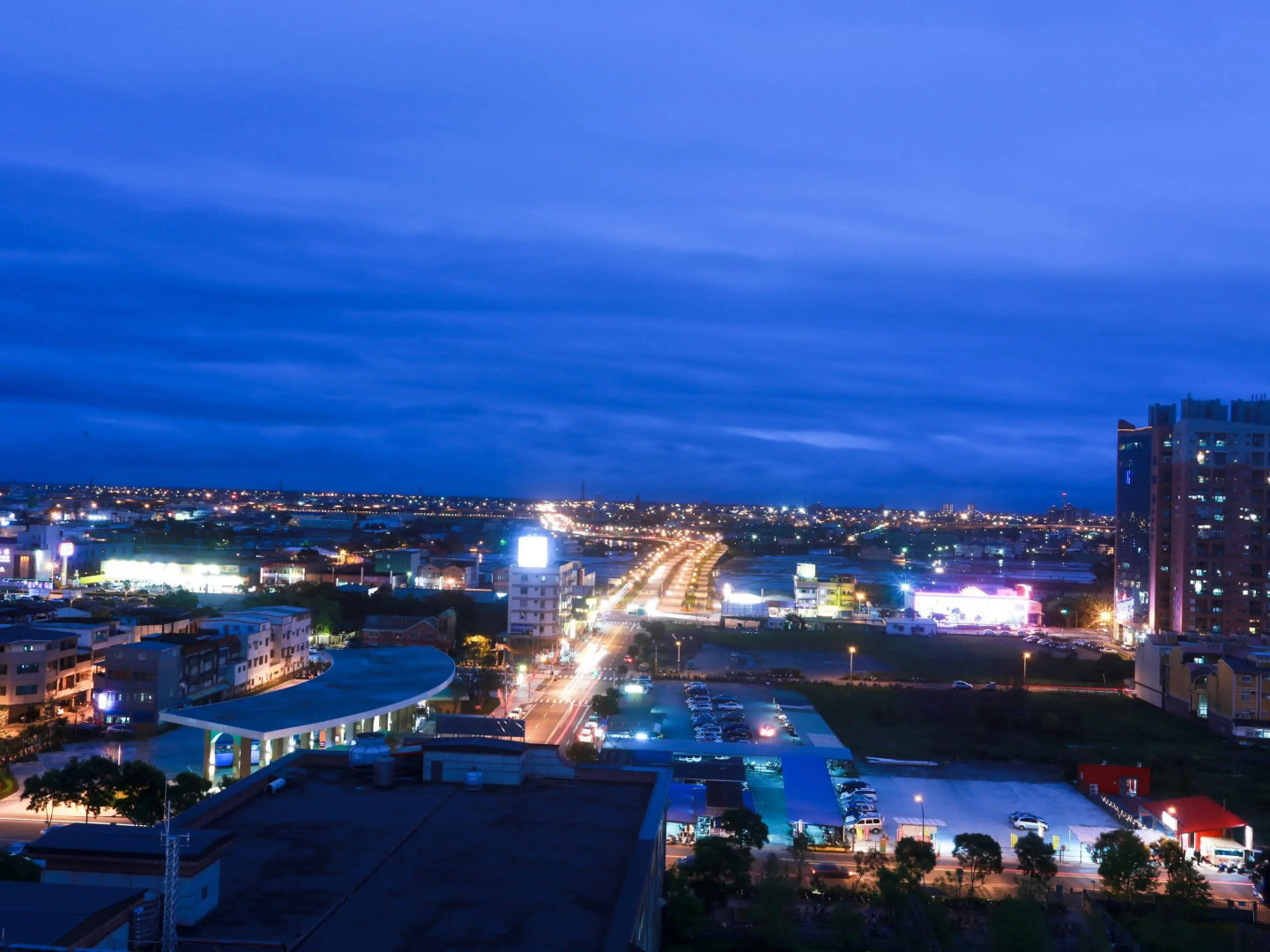 Happiness Skyline Hotel
