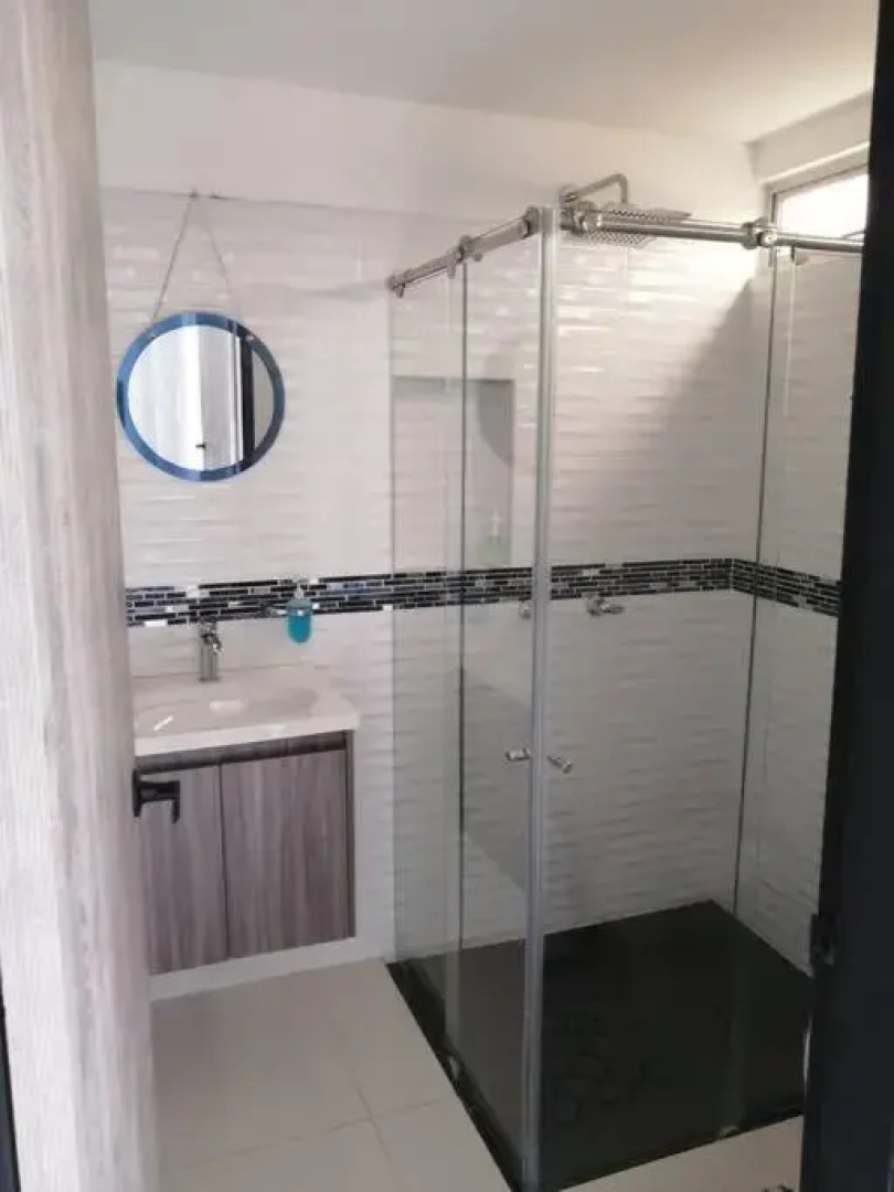 Apartamento de lujo , con linda vista, cuarto piso