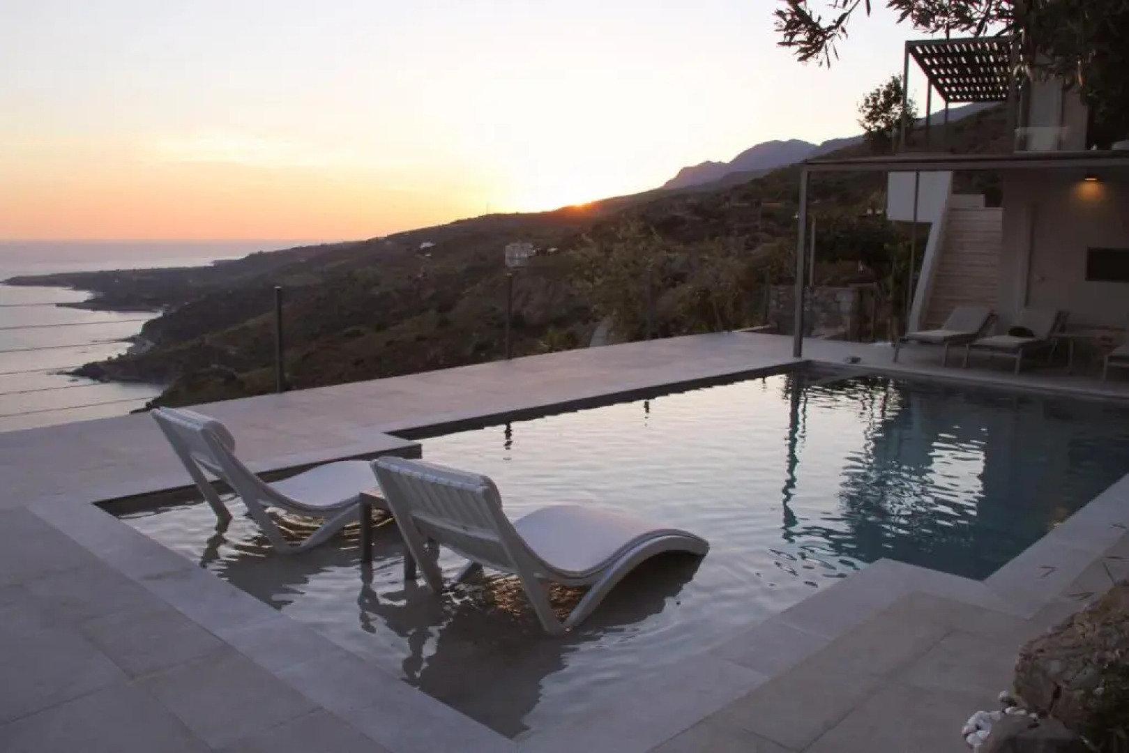 Anemos Luxury Villas