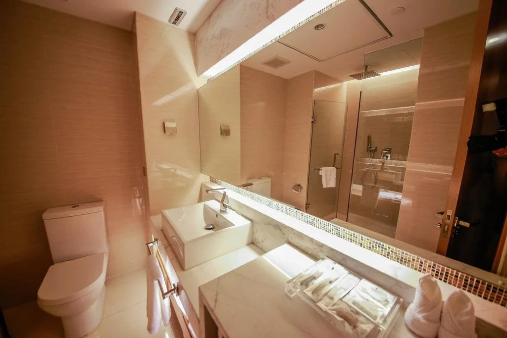 Lavande Jinan Shimao International Hotel