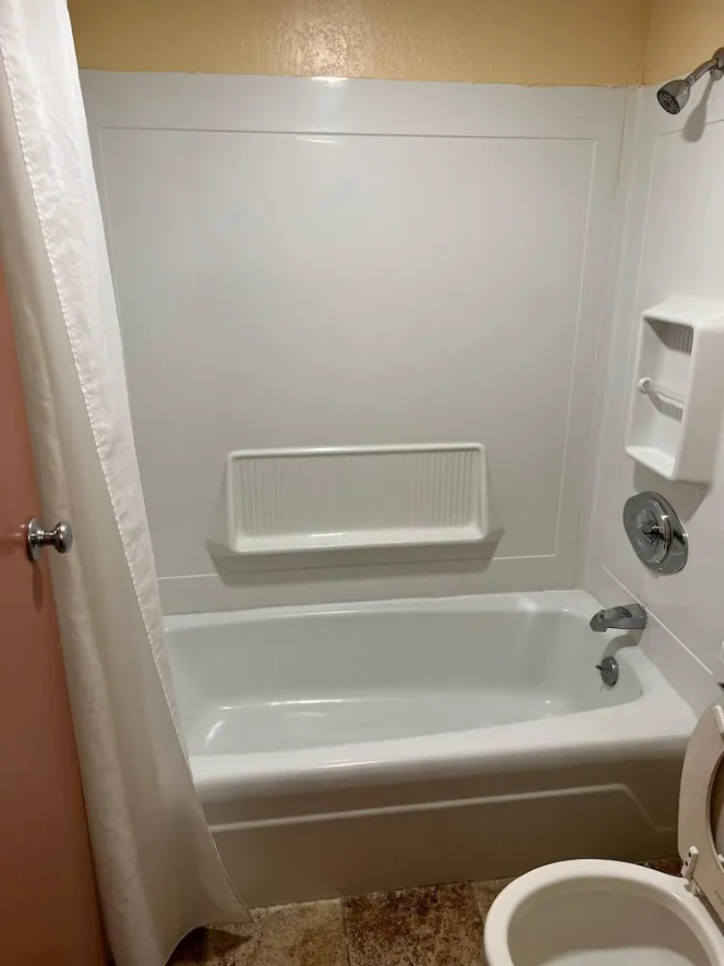 Travelerslodge Motel