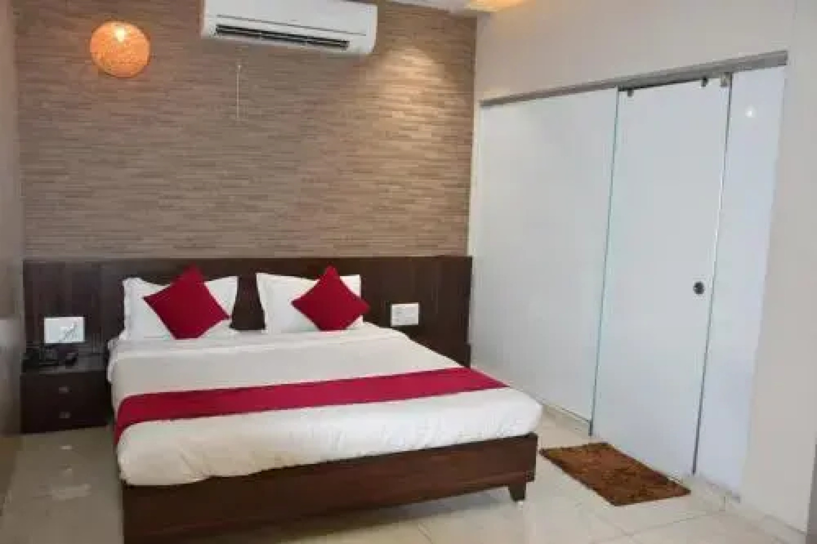 Hotel Om Palace And Party Plot