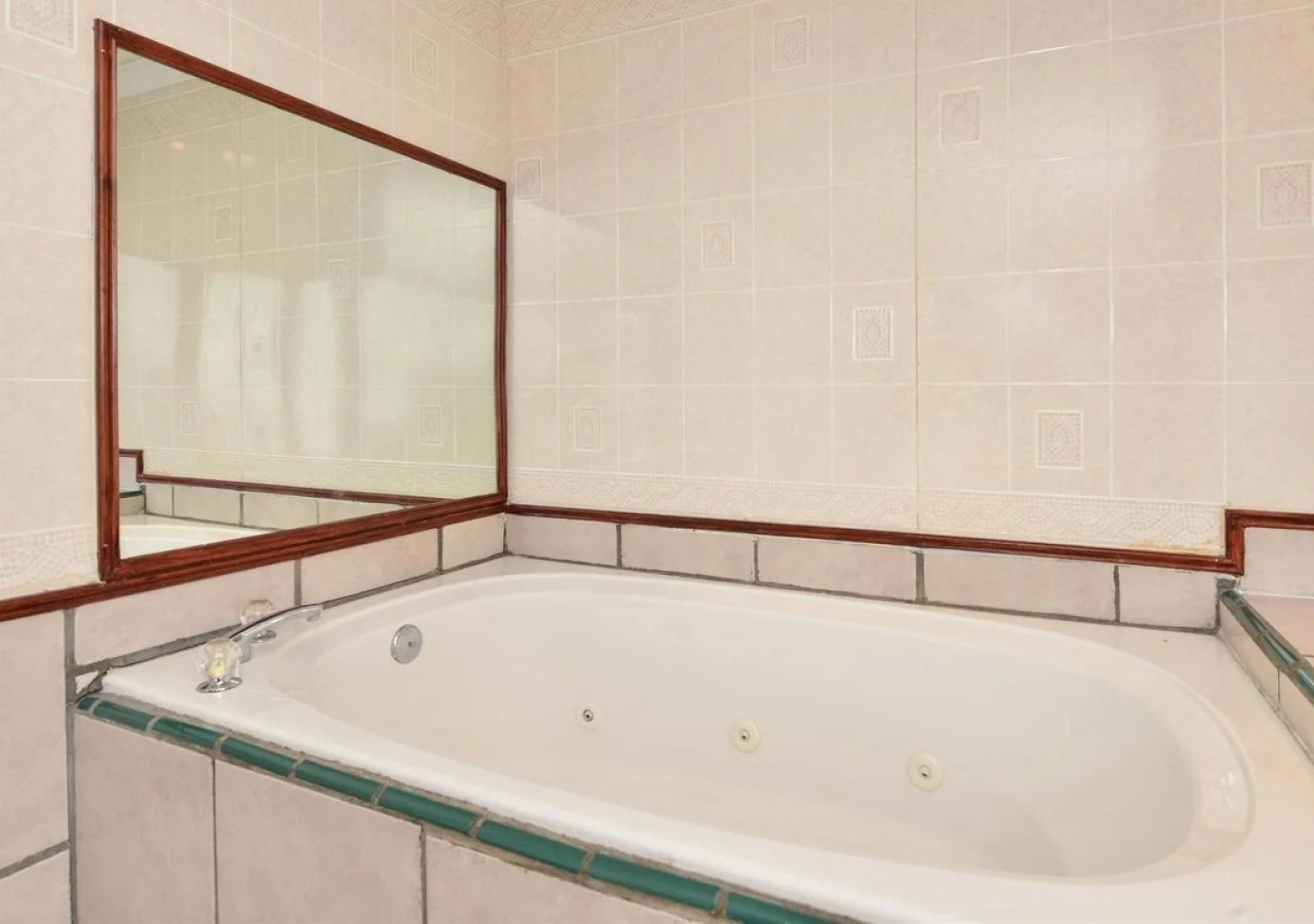 Americas Best Value Inn & Suites Kansas City