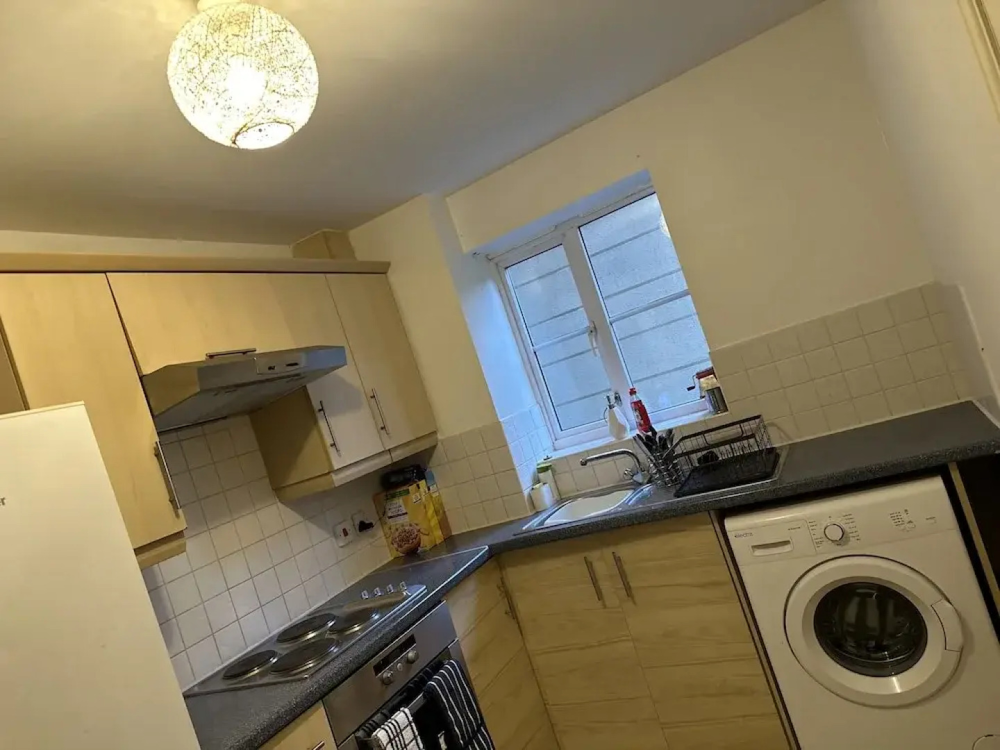 Captivating 2-bed Apartment in West Bromwich